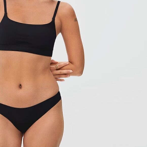 NWT Everlane The Invisible Thong Black Medium - Picture 1 of 2